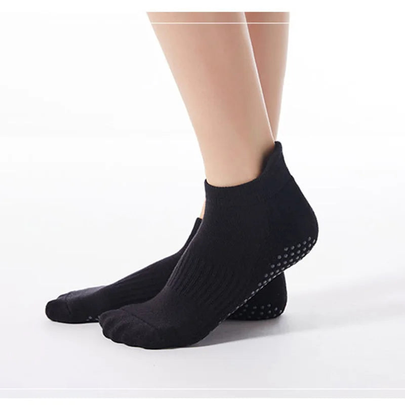 Non Slip Grip Yoga Socks Anti-Skid Slipper Barre Socks Sticky Socks for Yoga Pilates Barre Home Workout Sports
