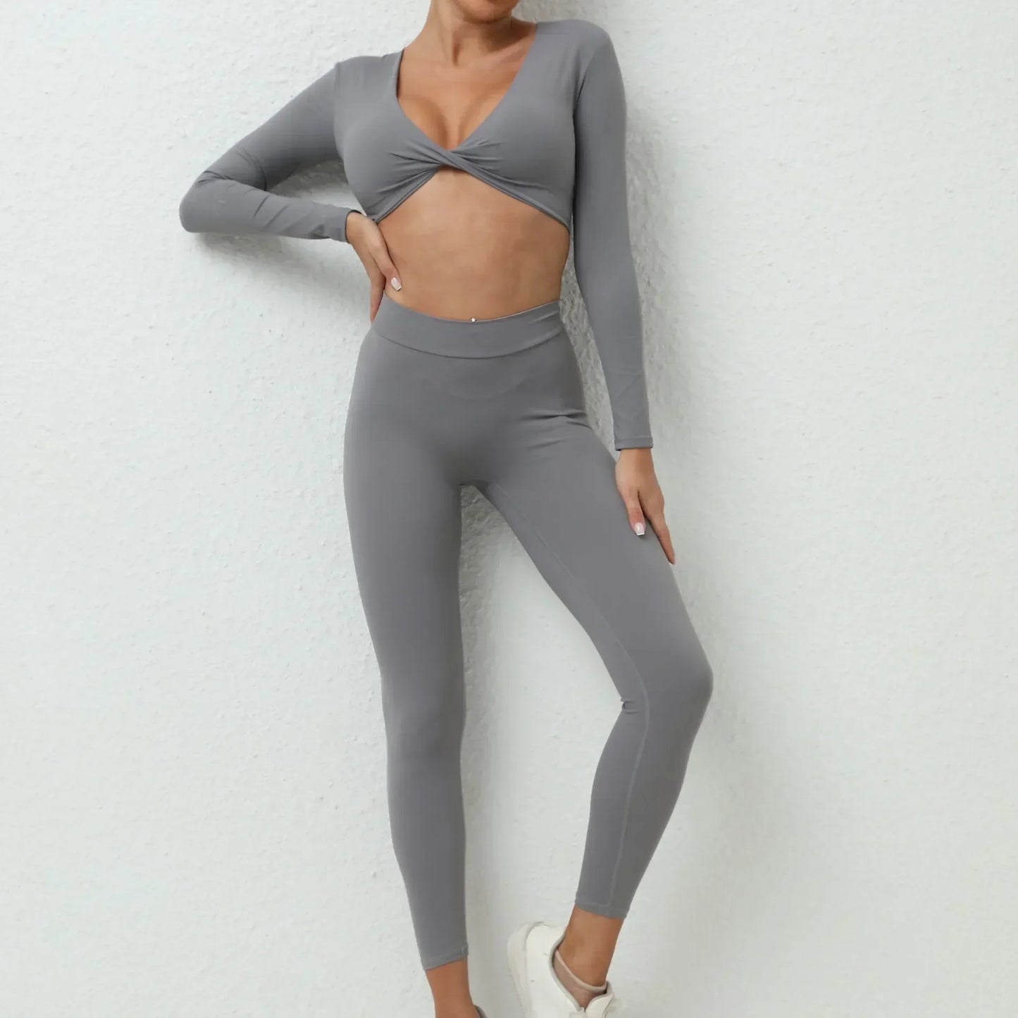 Nude Feel Seamless Yoga Set for Women High Waist Hip-Lifting Long-Sleeved Trousers and Gym Leggings Ideal for Sports Fitness Workouts