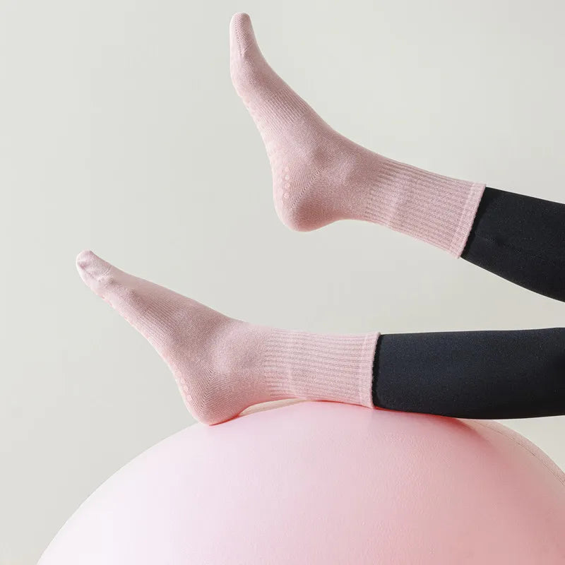 Indoor Dance Gymnastic Training Pilates Yoga Socks Solid Color Mid Calf Fitness Non-slip Silicone Socks for Sports