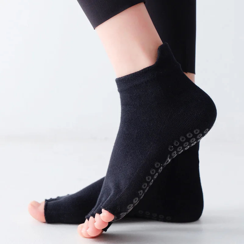 Breathable Cotton Yoga Socks with Anti-Slip Silicone Grip for Fitness Ballet Dance Gym Pilates Open Toe Five Finger Design