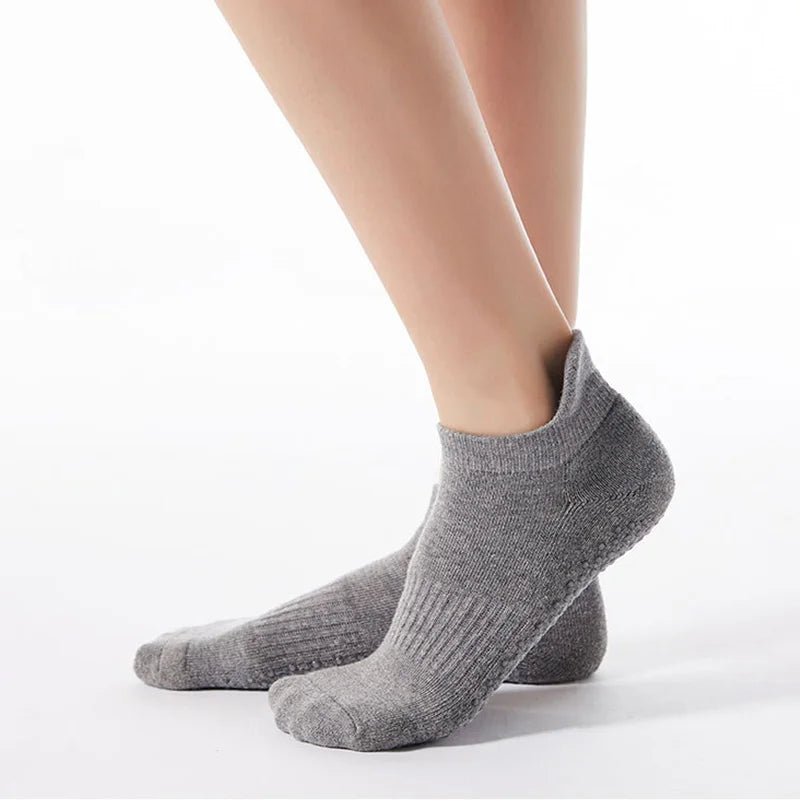 Non Slip Grip Yoga Socks Anti-Skid Slipper Barre Socks Sticky Socks for Yoga Pilates Barre Home Workout Sports