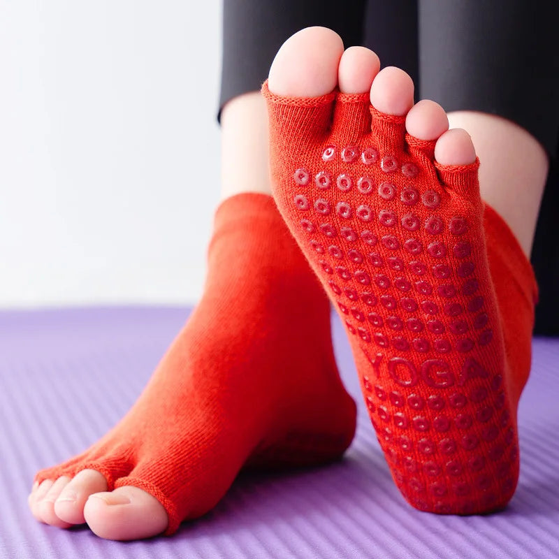 Breathable Cotton Yoga Socks with Anti-Slip Silicone Grip for Fitness Ballet Dance Gym Pilates Open Toe Five Finger Design