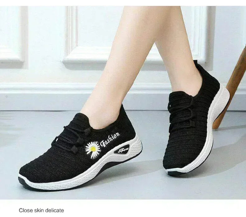 Women's Casual Sports Shoes Autumn Style Lace-Up True Fly Weaving Cloth Little Daisy Pattern Comfortable Walking Flats